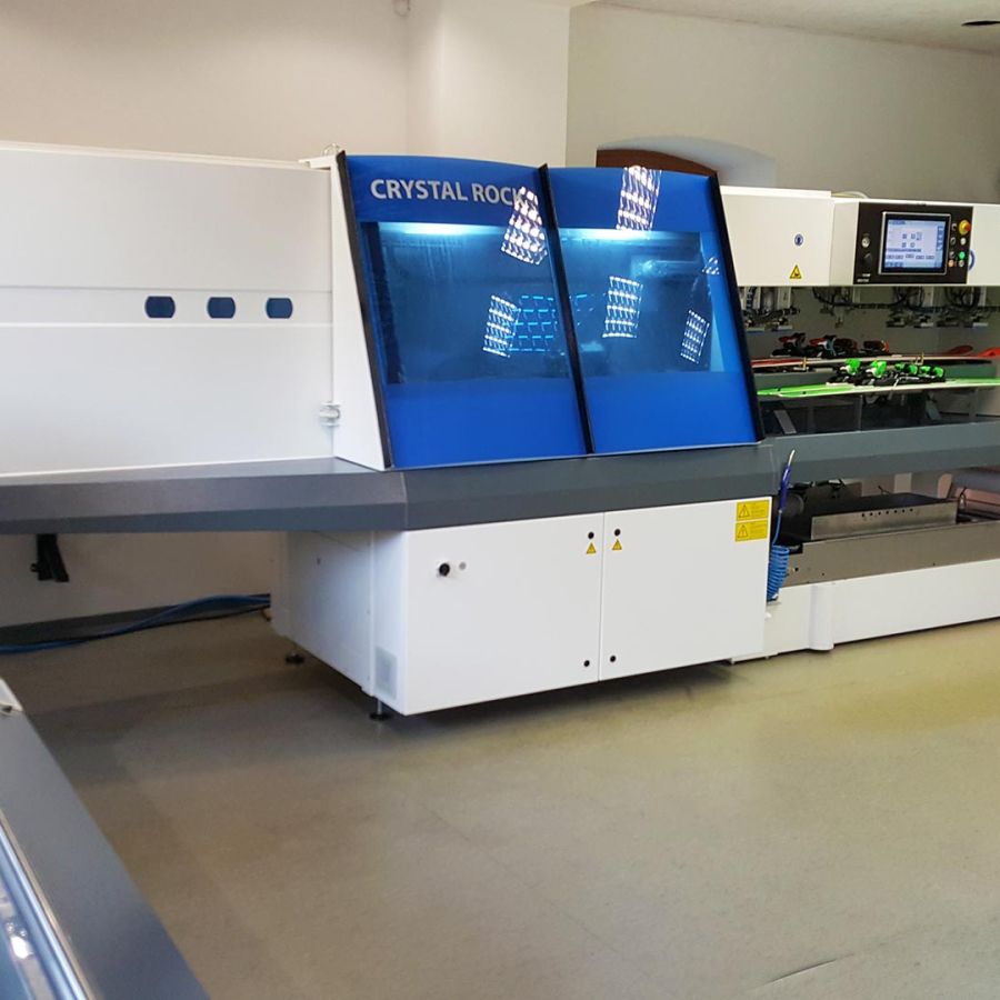 Lyže / skialpy / běžky / snowboardy