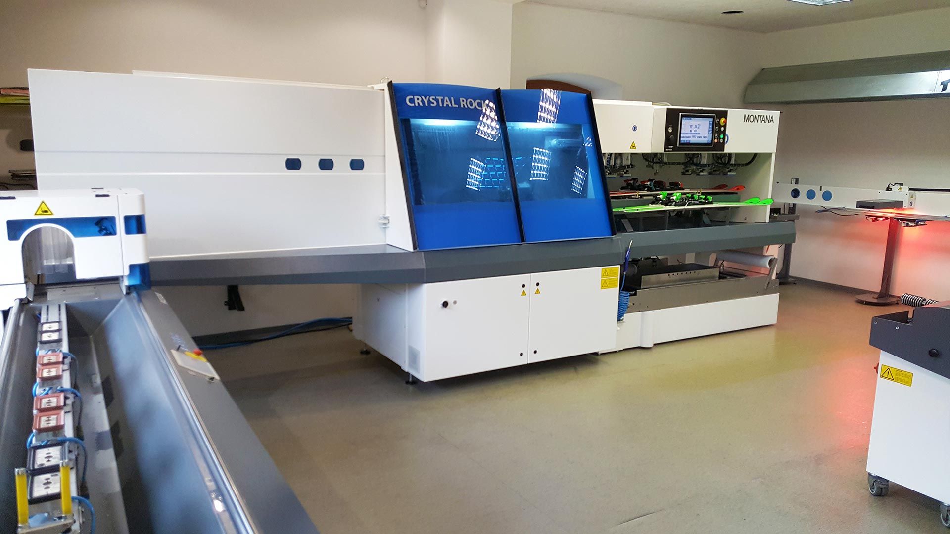 Lyže / skialpy / běžky / snowboardy